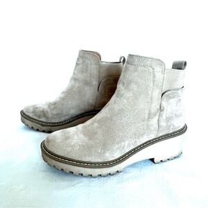 Dolce Vita Women's Cream Ankle Boots